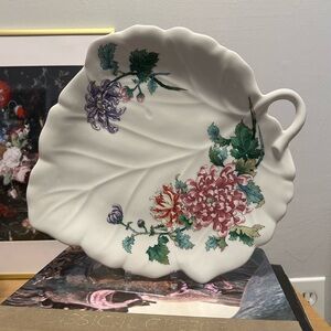 Vintage Toyo Chrysanthemum Floral Leaf-Shaped Decorative Plate - Made in Japan